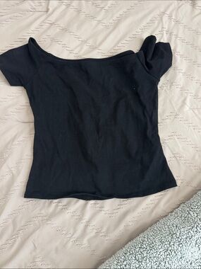 SHEIN Black Off-Shoulder Crop Top